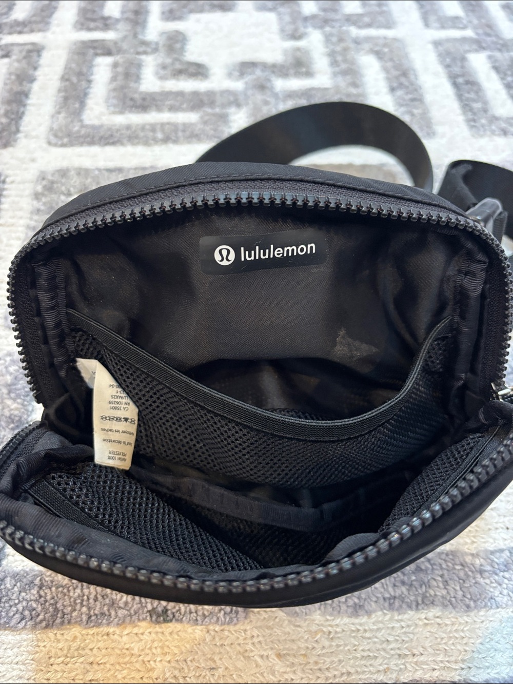 Lululemon Everywhere Belt Bag - Picture 3 of 3